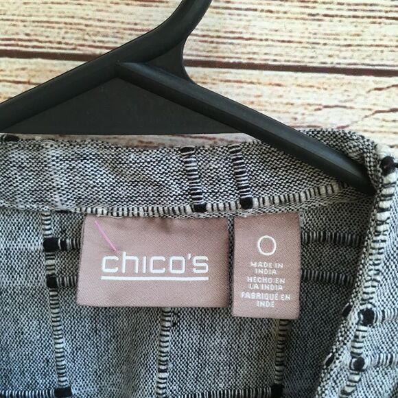 CHICOS TEXTURED BLAZER WITH APPLIQUED FLORAL FRONT‎ - Picture 7 of 7